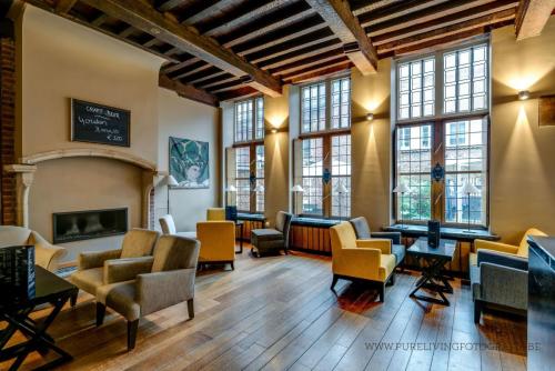MartinsHotel-7788HDR